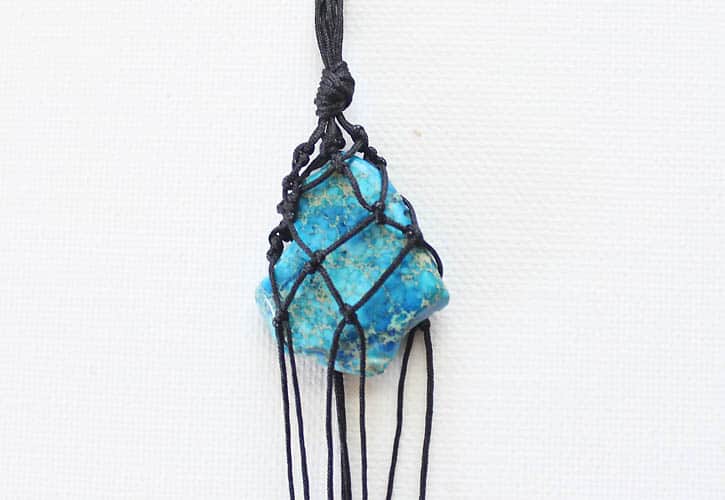 Nylon Macrame Crystal Necklace Holder Crystal Basket -   Diy necklace  designs, Crystal necklace tutorial, Natural rock necklace