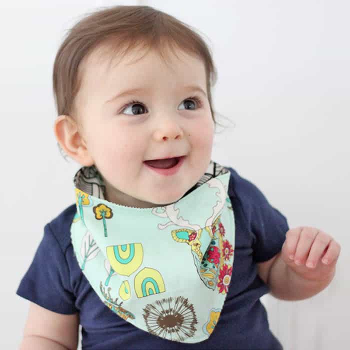 Geweldig Uiterlijk creëren How to Sew a Baby Bandana Bib -