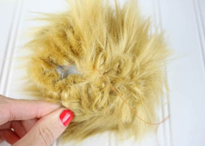 How to Make Faux Fur Pom Poms 