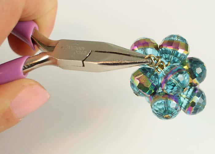 How to Turn Loose Beads into Cluster Pendants 