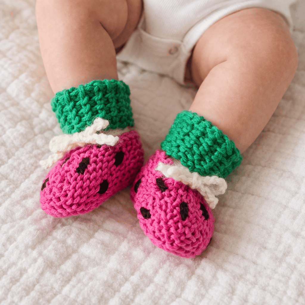 15 Quick Baby Knitting Projects (Fast Patterns You Can Finish in a Day)