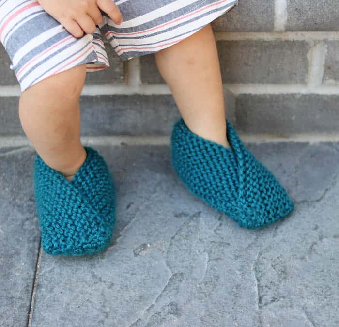 Easiest Toddler Slippers Knitting Pattern by Gina Michele