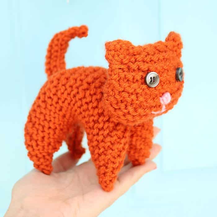 EASY Plush Cat Free Knitting Pattern by Gina Michele