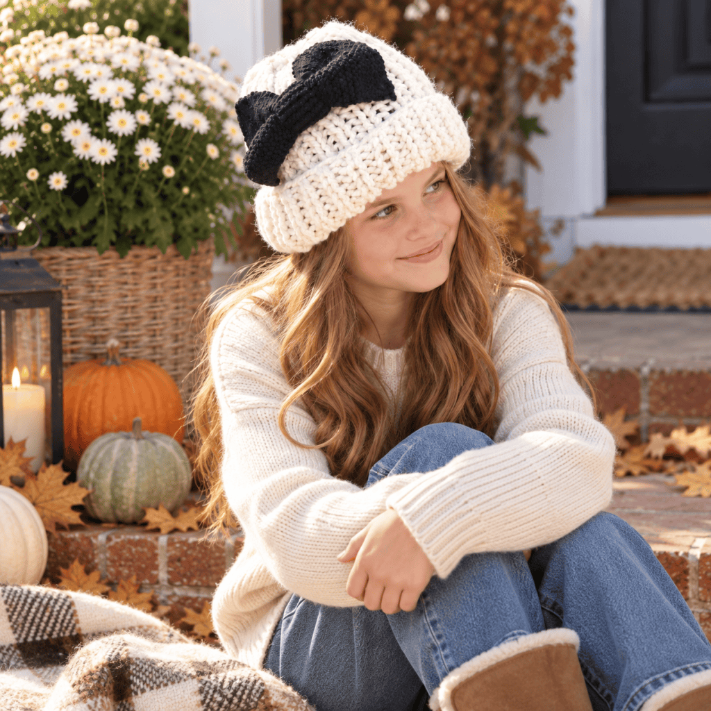 Girls’ Bow Hat Knitting Pattern (Easy Knit in the Round)
