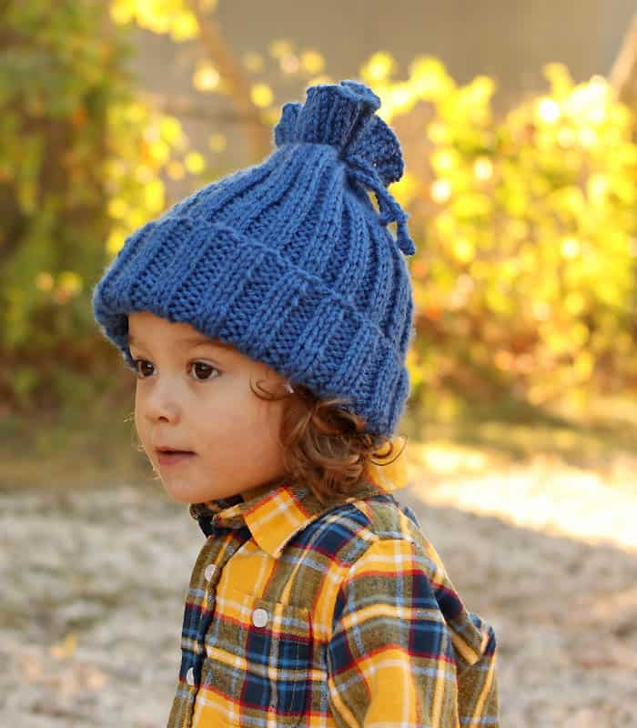 Flat Knit Hat Free Knitting Pattern- perfect for beginners! 