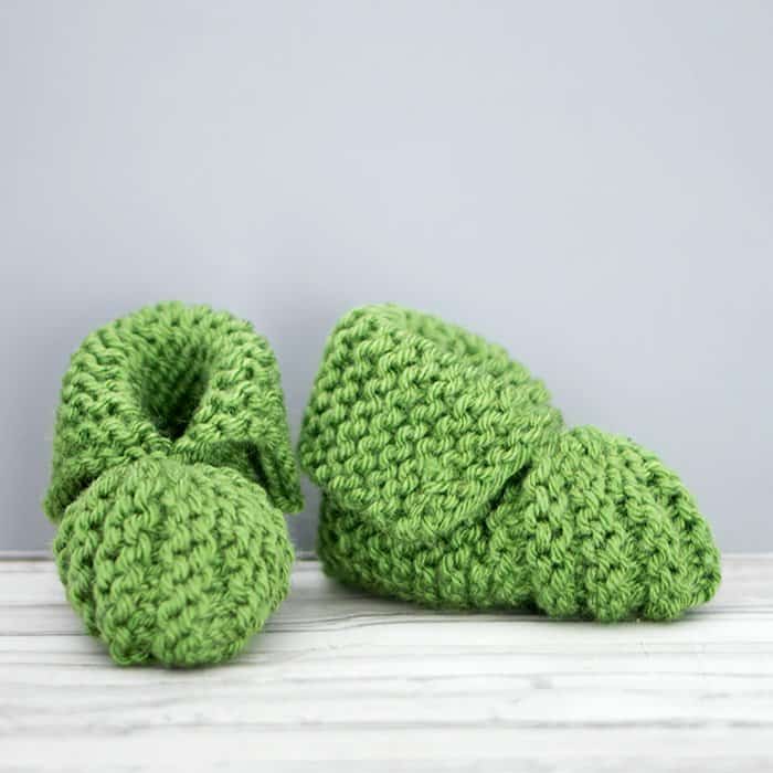 Free knitting pattern for baby shoes on sale on two needles