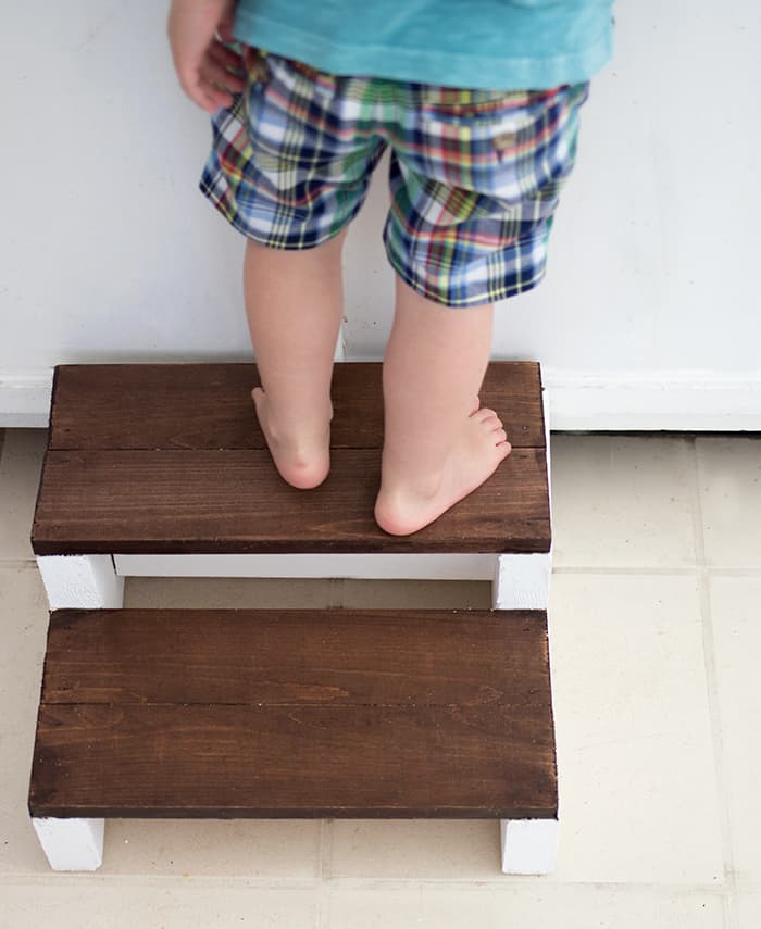 Kid's Wood Step Stool DIY