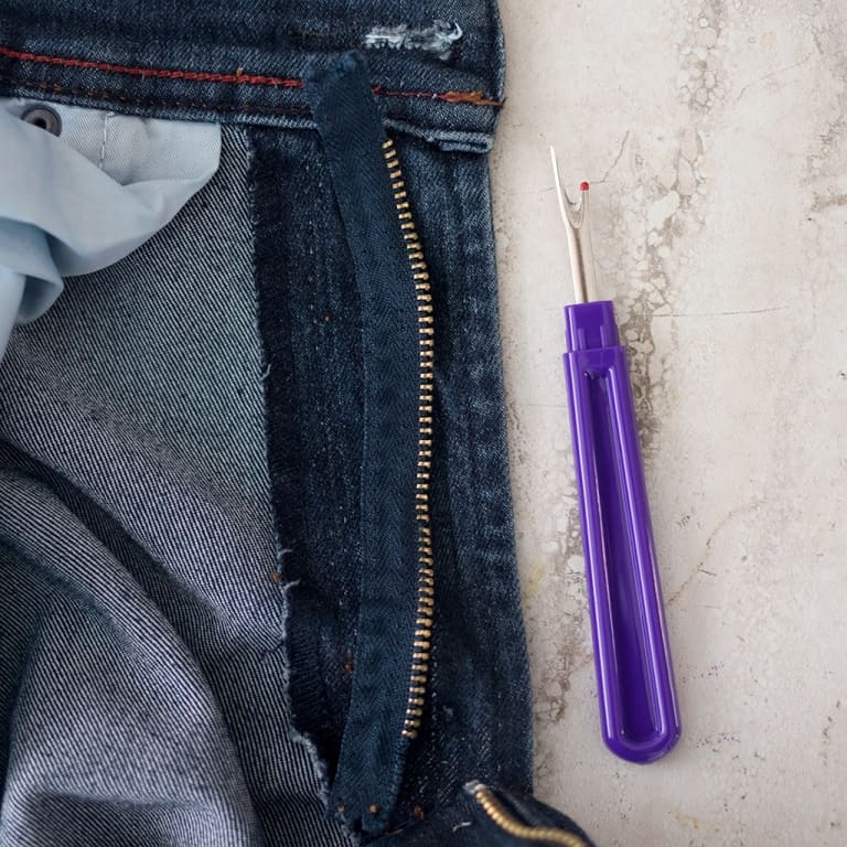 How to Replace a Broken Zipper on Jeans