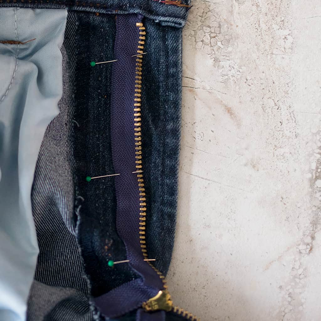How to Replace a Broken Zipper on Jeans