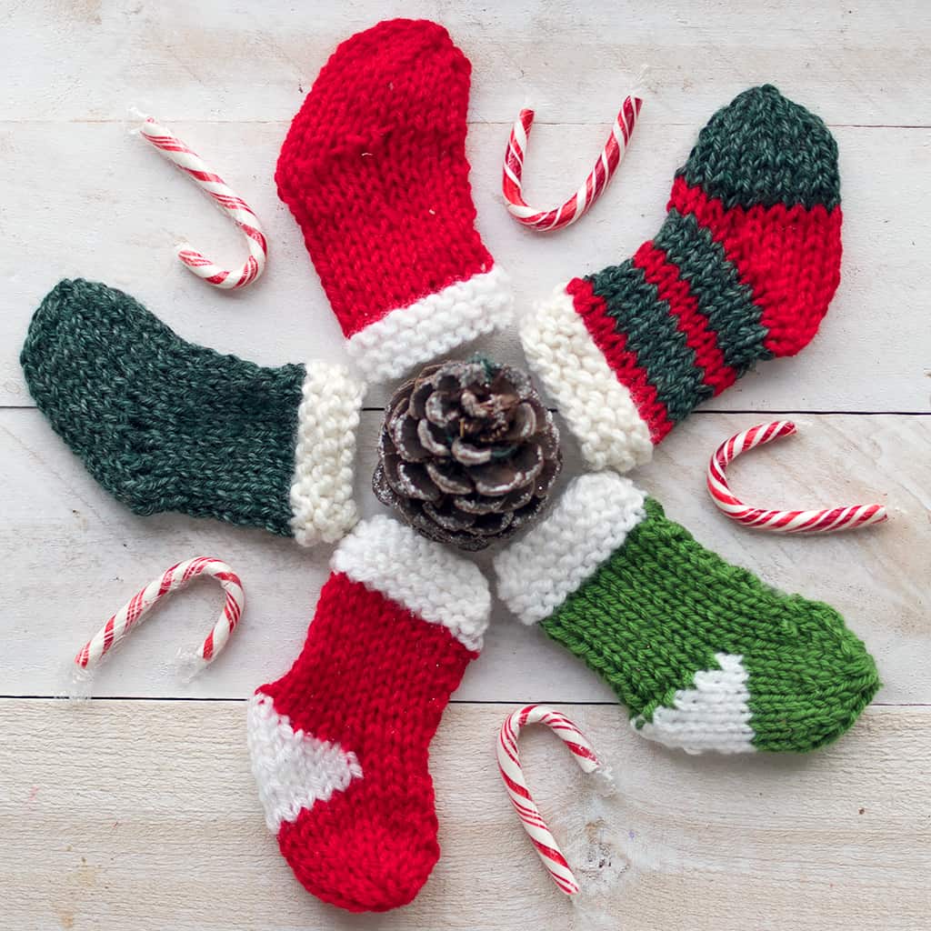 Learn to Knit a Christmas Stocking - v e r y p i n k . c o m - knitting  patterns and video tutorials