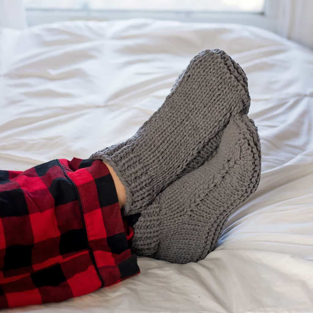 Easy Flat Knit Slippers For Men