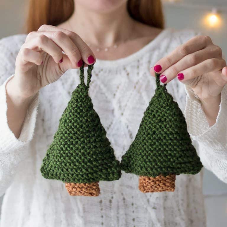 How to Knit Christmas Trees the Easy Way