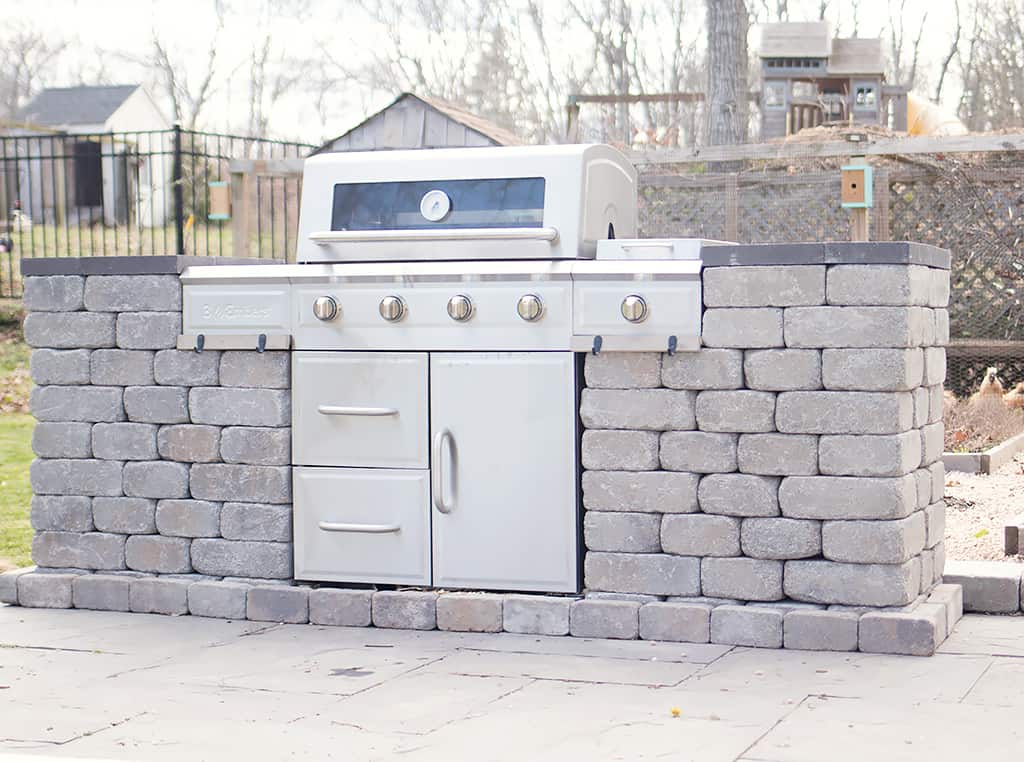 How To Build An Easy Stone Grill Surround, How To Build A Grill Surround With Cinder Blocks