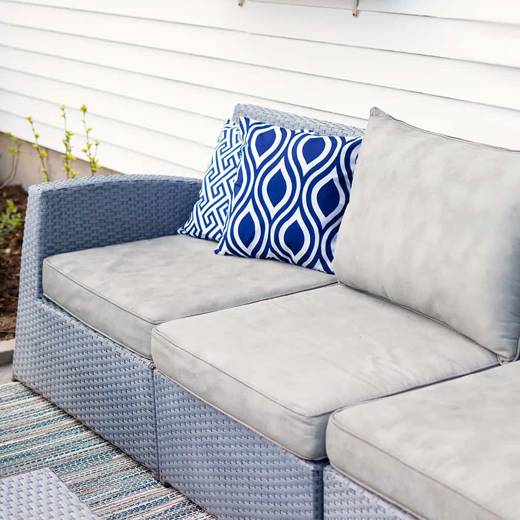 How to Paint Patio Cushions
