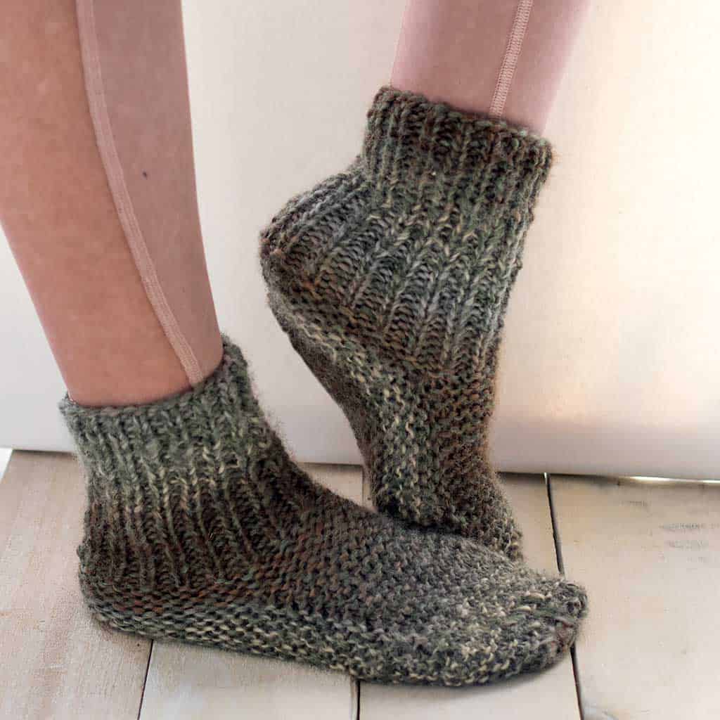 Easy Slipper Socks Knitting Pattern