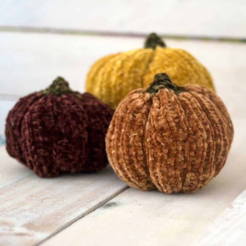 Easy Velvet Pumpkins Knitting Pattern