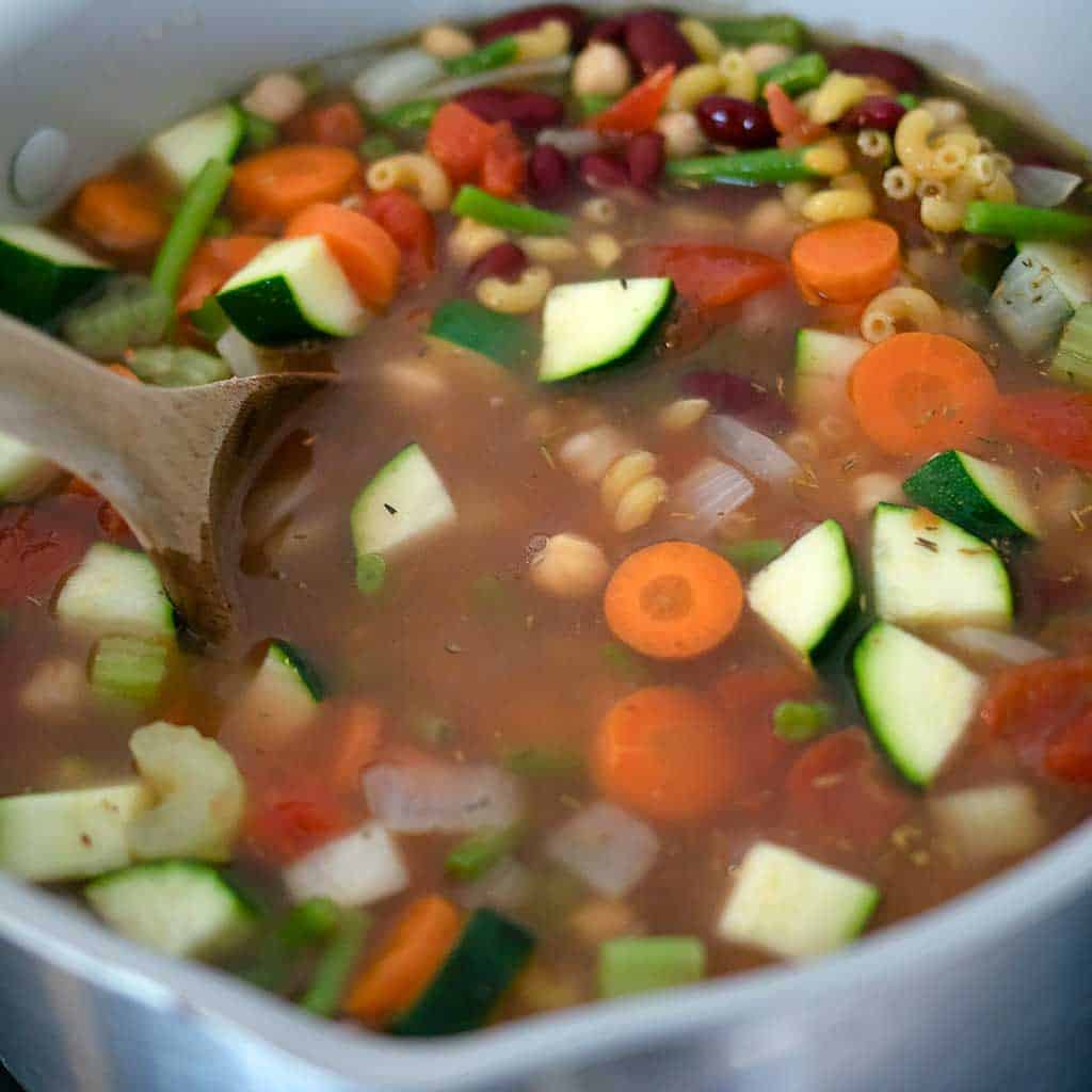 Easy One Pot Vegan Minestrone Soup