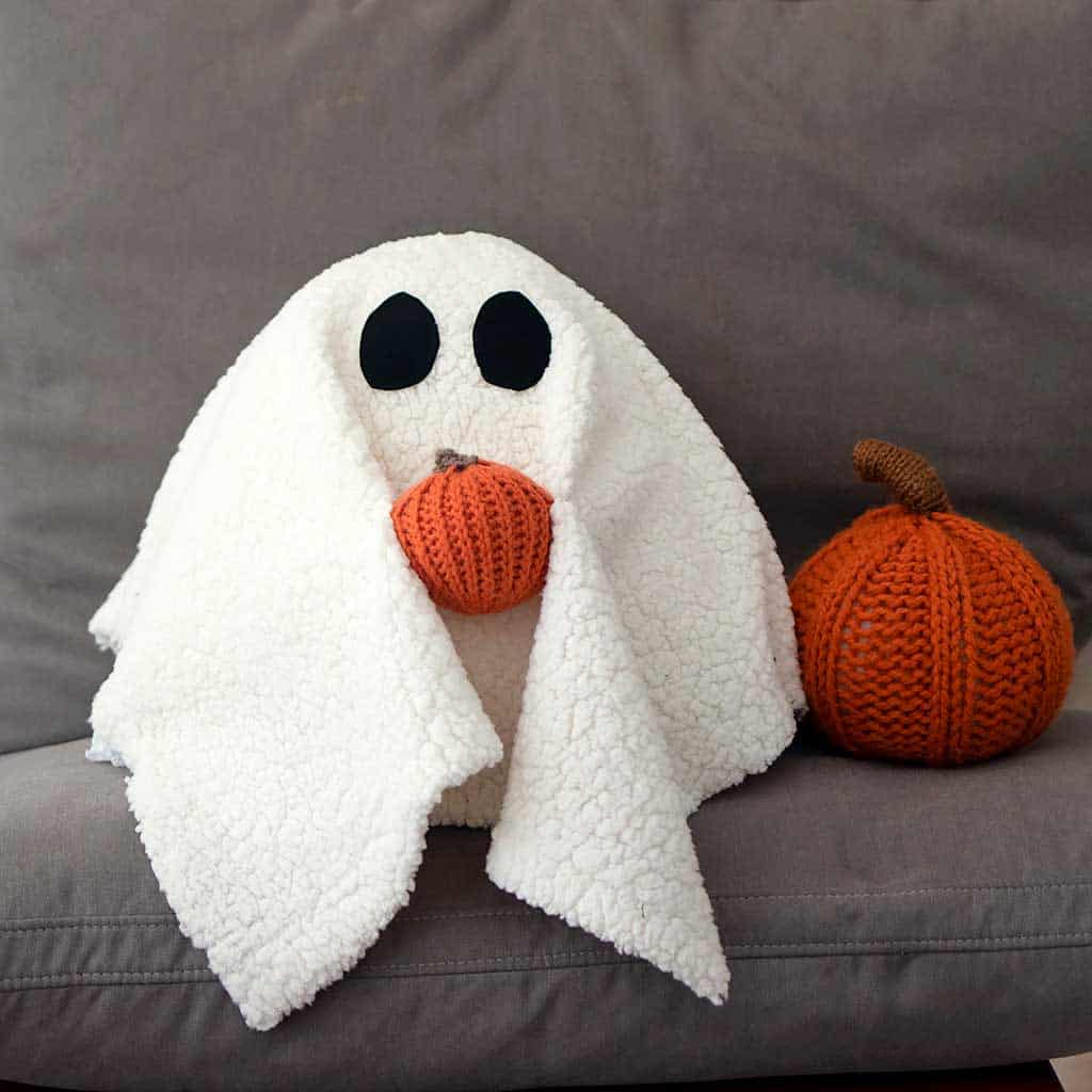 Easy DIY Pumpkin Pillows (2024)