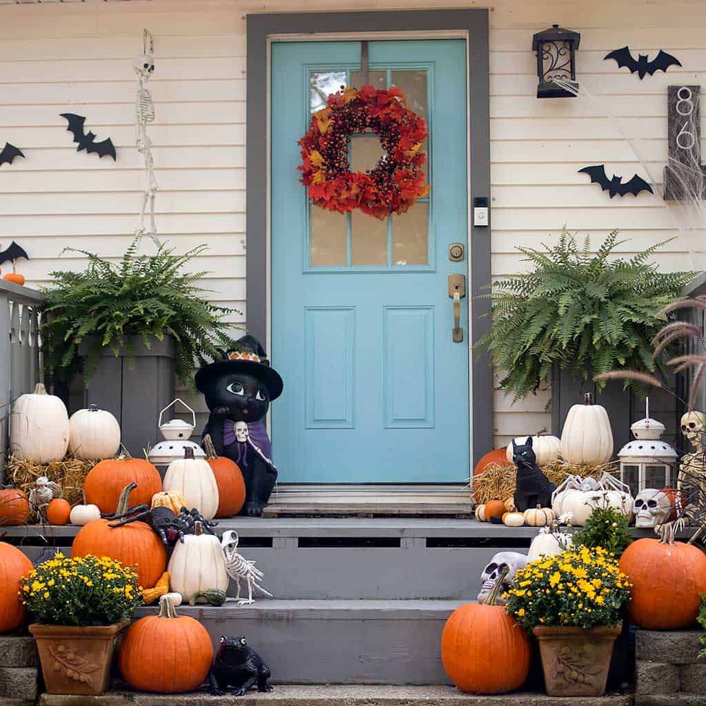 10 Tips for Decorating a Spooktacular Halloween Front Porch