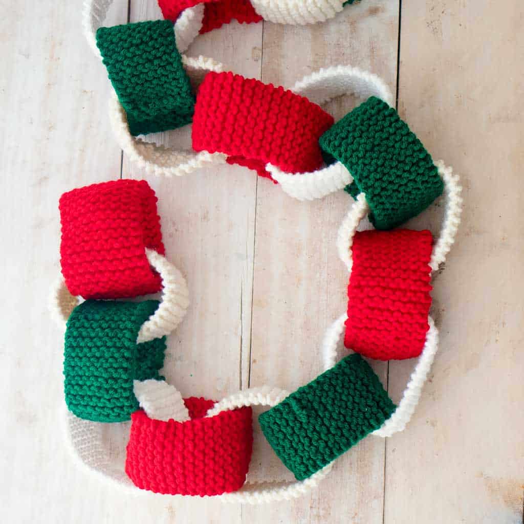 Christmas Chain Garland Knitting Pattern