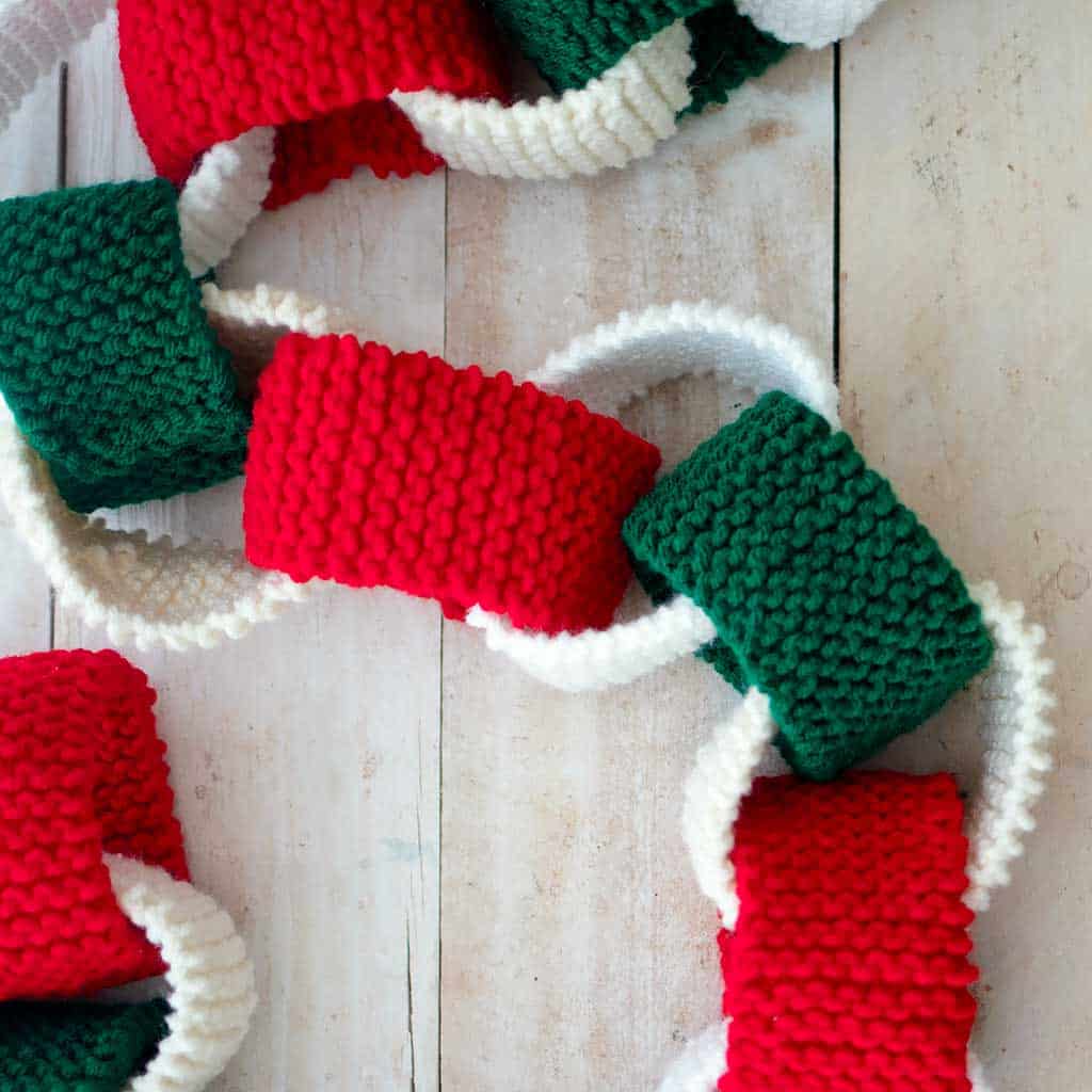 Christmas Chain Garland Knitting Pattern