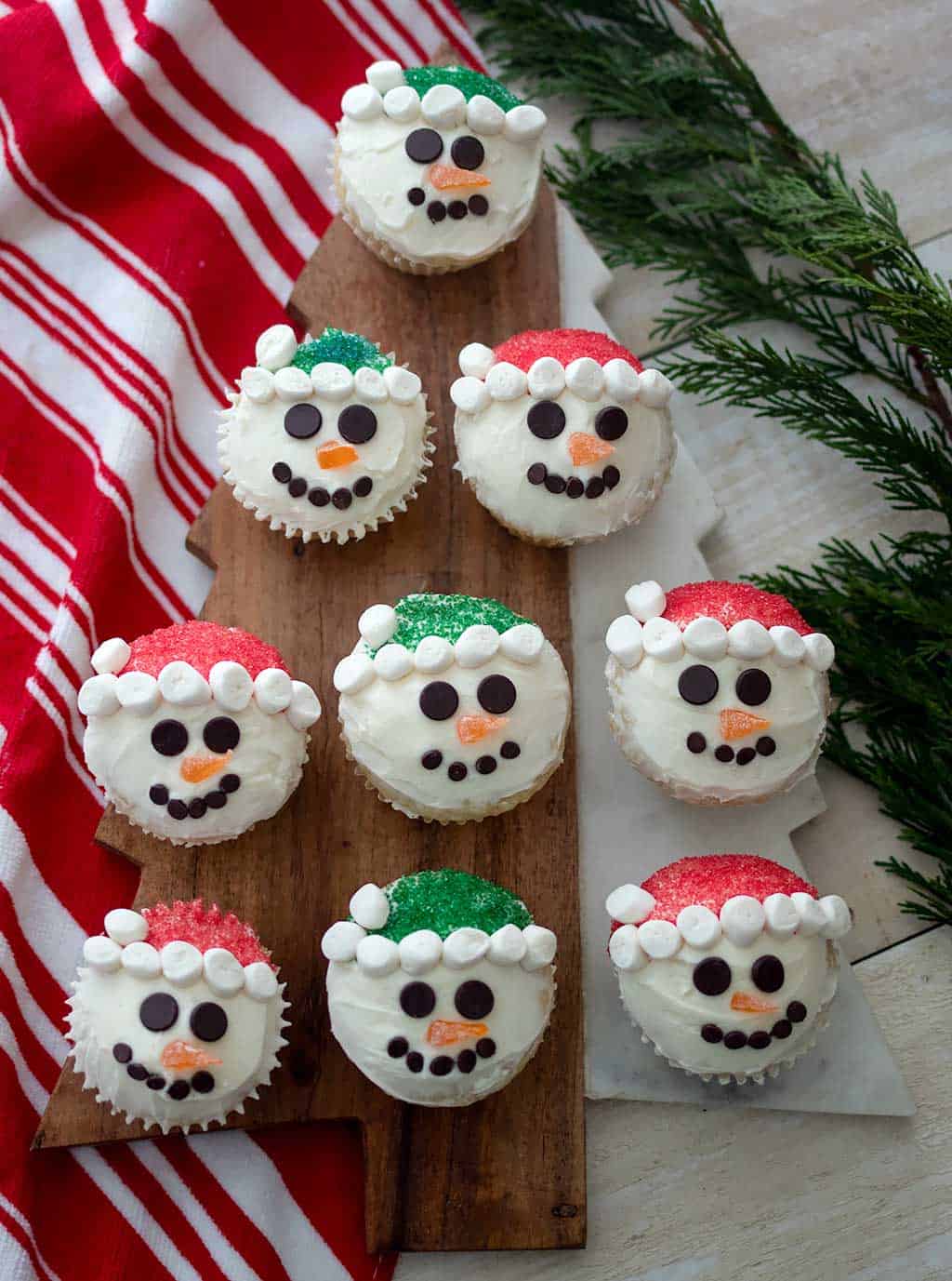 Easy Snowman Christmas Cupcakes