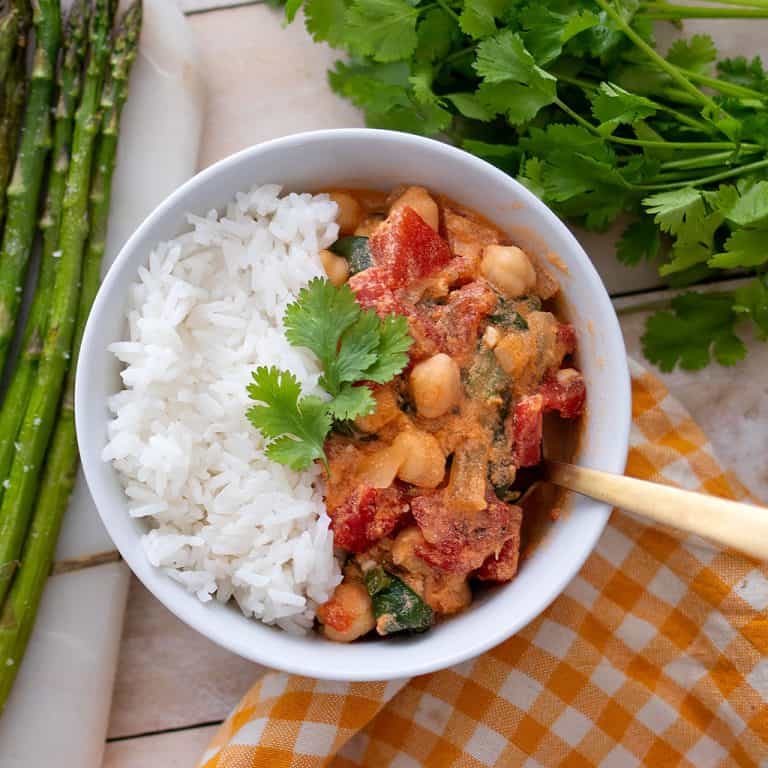 Vegan Chickpea Spinach Curry