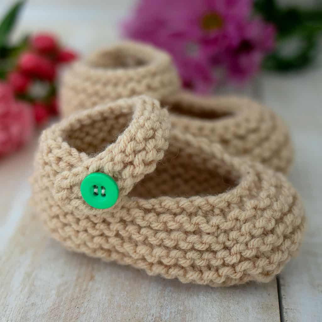 9 Easy Baby Booties Knitting Patterns