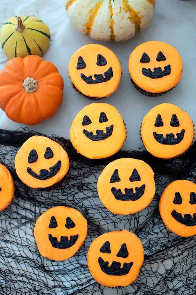 Jack O Lantern Cupcakes With Flat Top Frosting