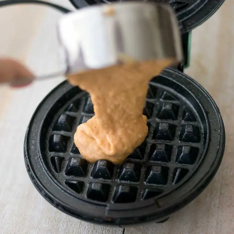 Easy Vegan Pumpkin Waffles