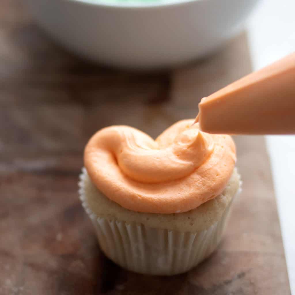 How to Make Conversation Heart Cupcakes