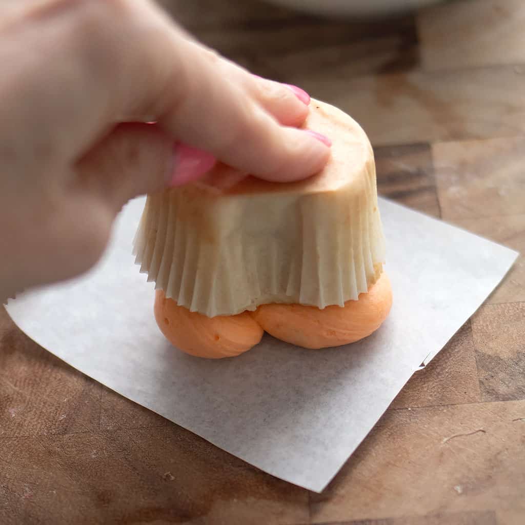 How to Make Conversation Heart Cupcakes
