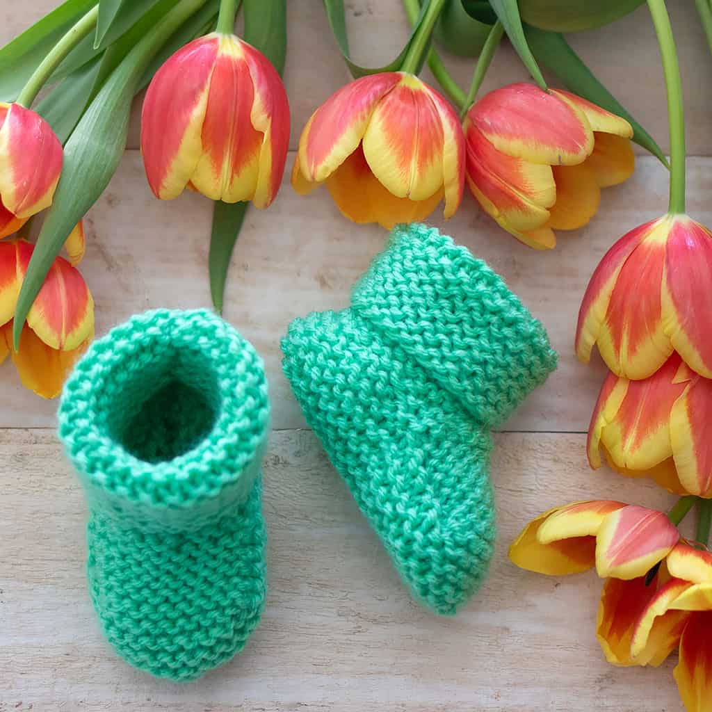 Garter Stitch Baby Booties Step-by-Step Pattern and Video Tutorial