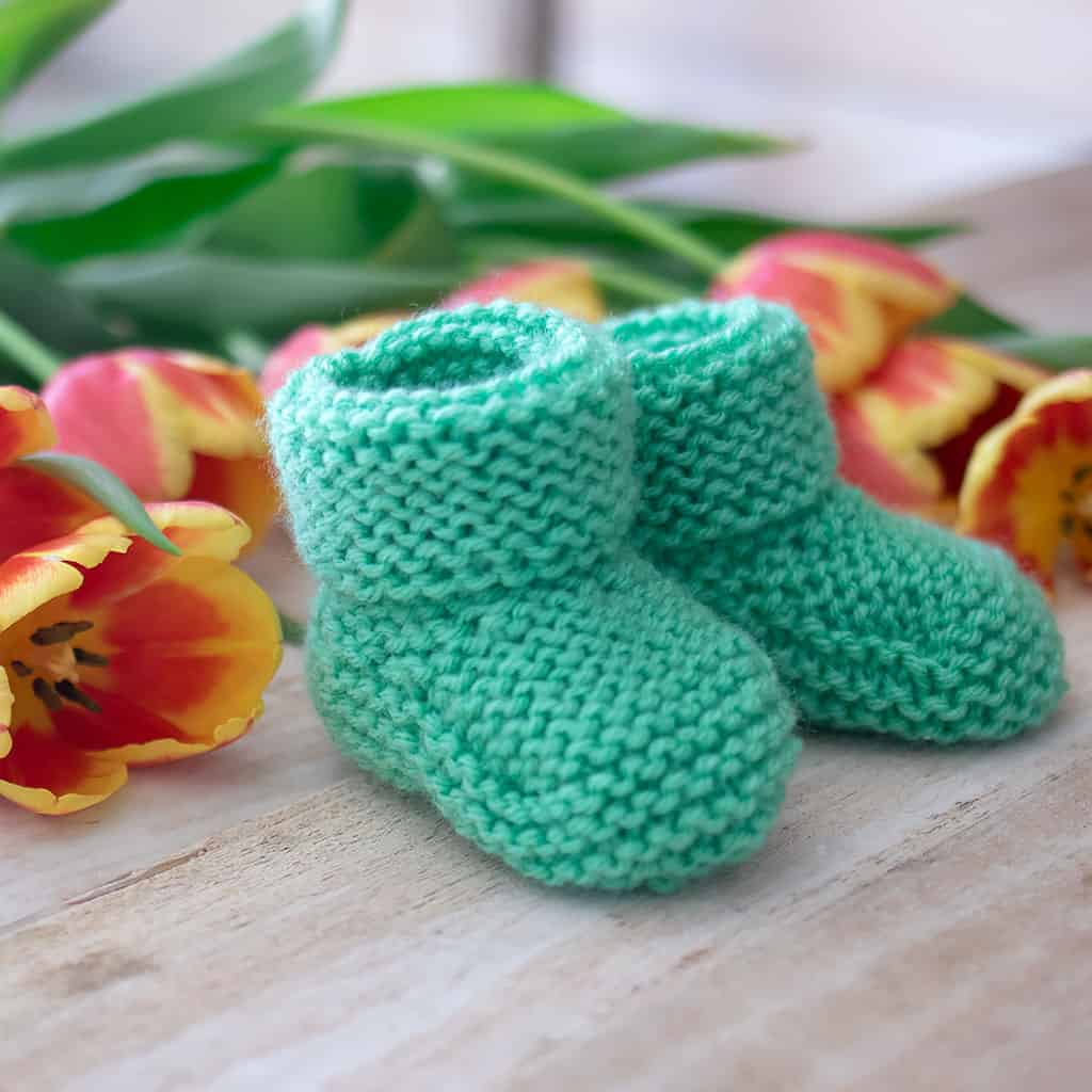 Garter Stitch Baby Booties Step-by-Step Pattern and Video Tutorial