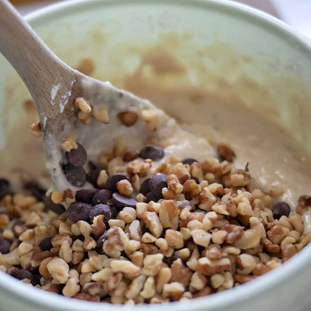 One Bowl Vegan Chocolate Chip Banana Nut Muffins