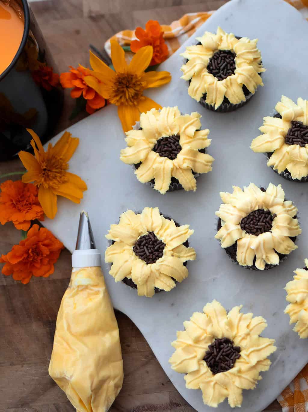 How to Decorate Sunflower Cupcakes