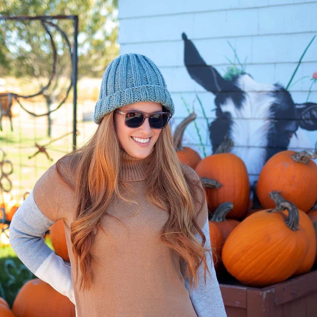Easy Women’s Bulky Ribbed Hat Knitting Pattern (Cozy Beginner Beanie)