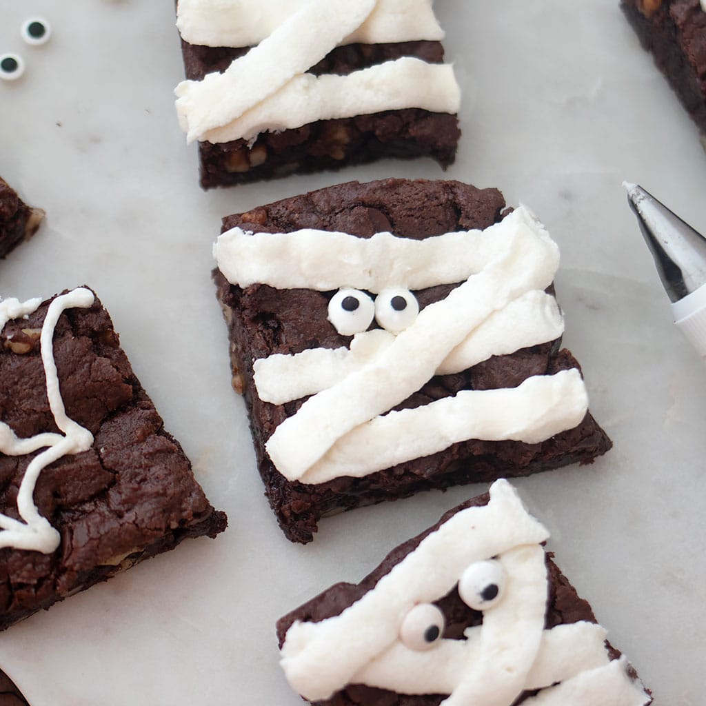 How to Decorate Spooky Halloween Brownies