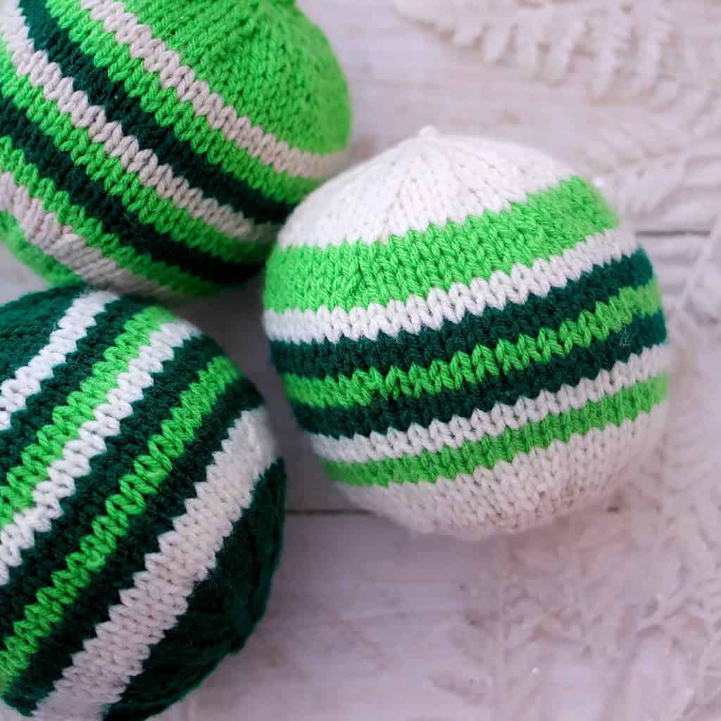 Oversized Christmas Ball Ornament Knitting Pattern