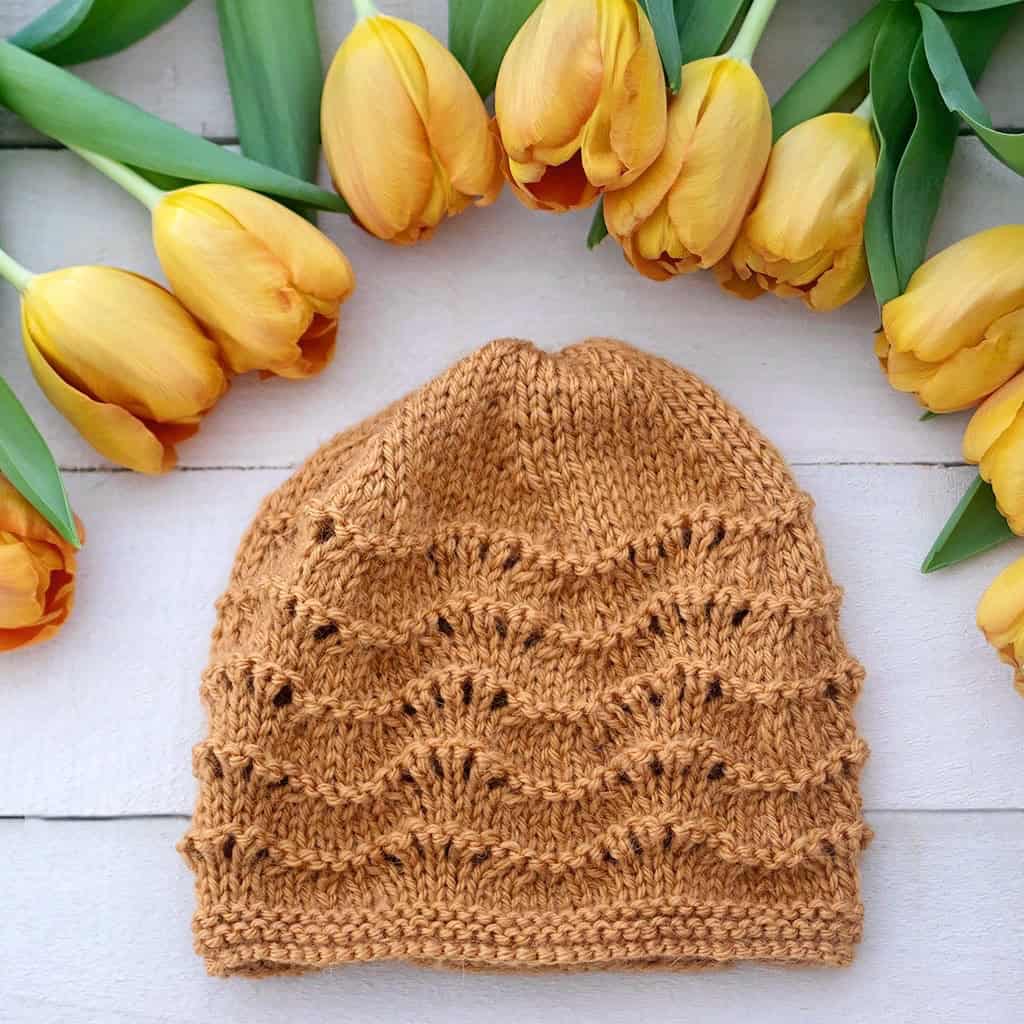 Easy Feather and Fan Baby Hat Knitting Pattern (Flat Knit for Beginners)