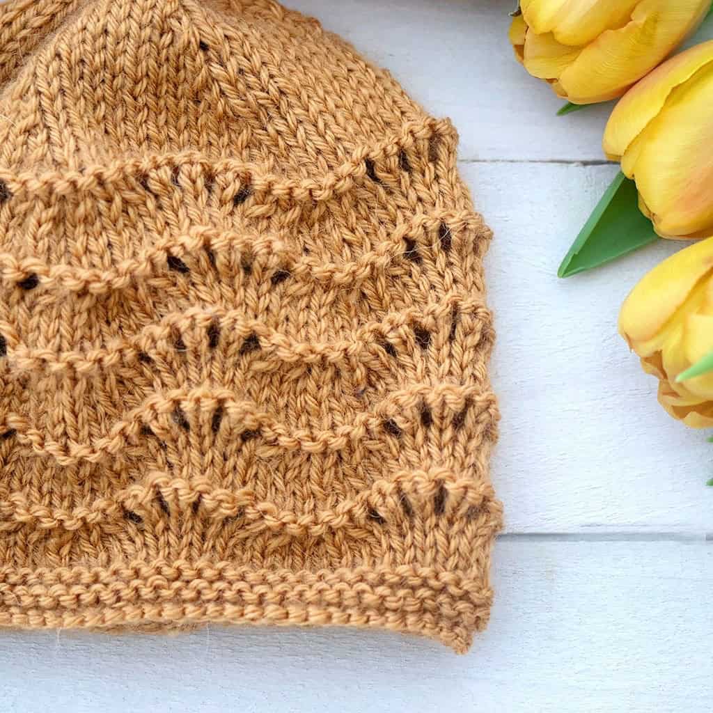 Easy Feather and Fan Baby Hat Knitting Pattern (Flat Knit for Beginners)
