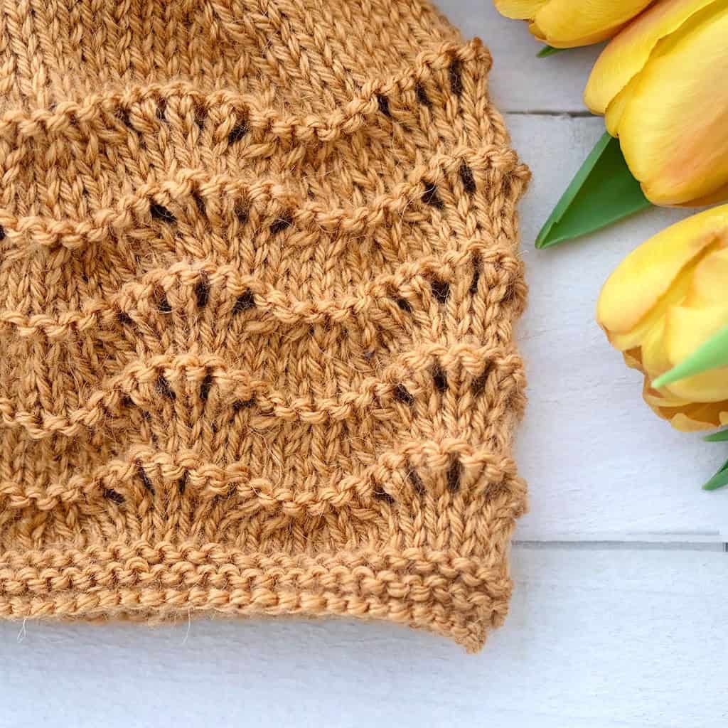 Easy Feather and Fan Baby Hat Knitting Pattern (Flat Knit for Beginners)