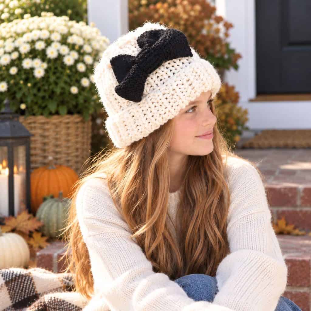 Girls’ Bow Hat Knitting Pattern (Easy Knit in the Round)